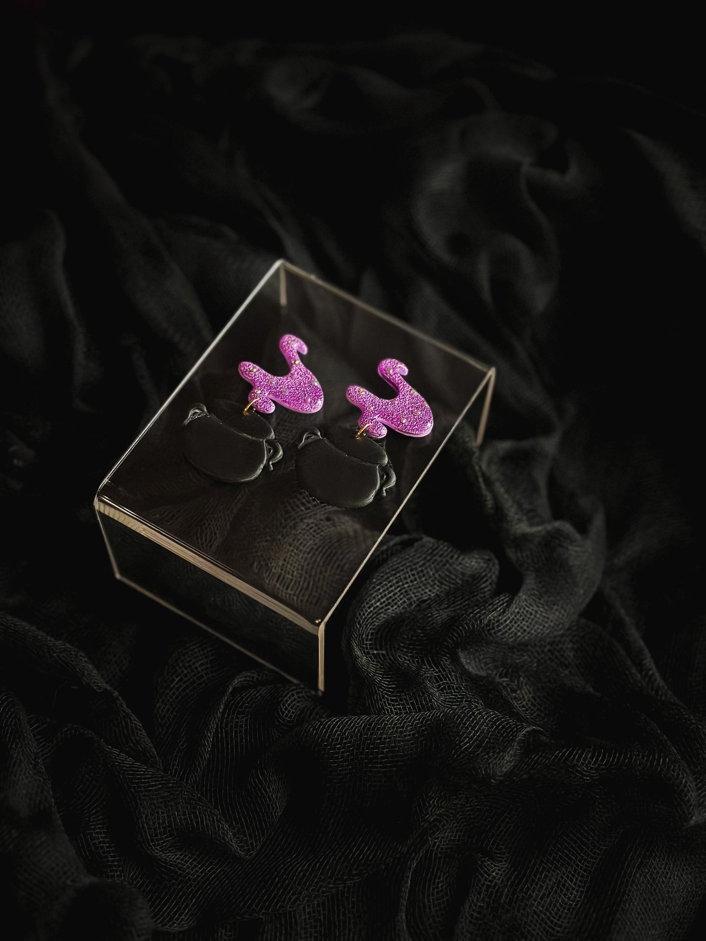 Hocus Pocus Shimmery Cauldrons