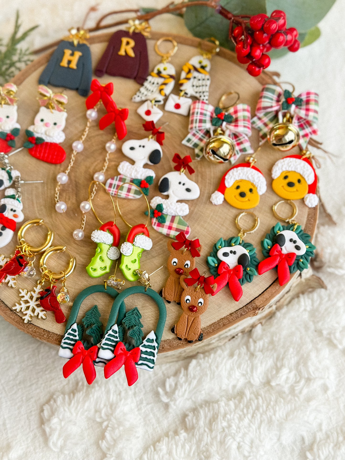Snoopy Shimmer Wreaths on Crystal Huggies