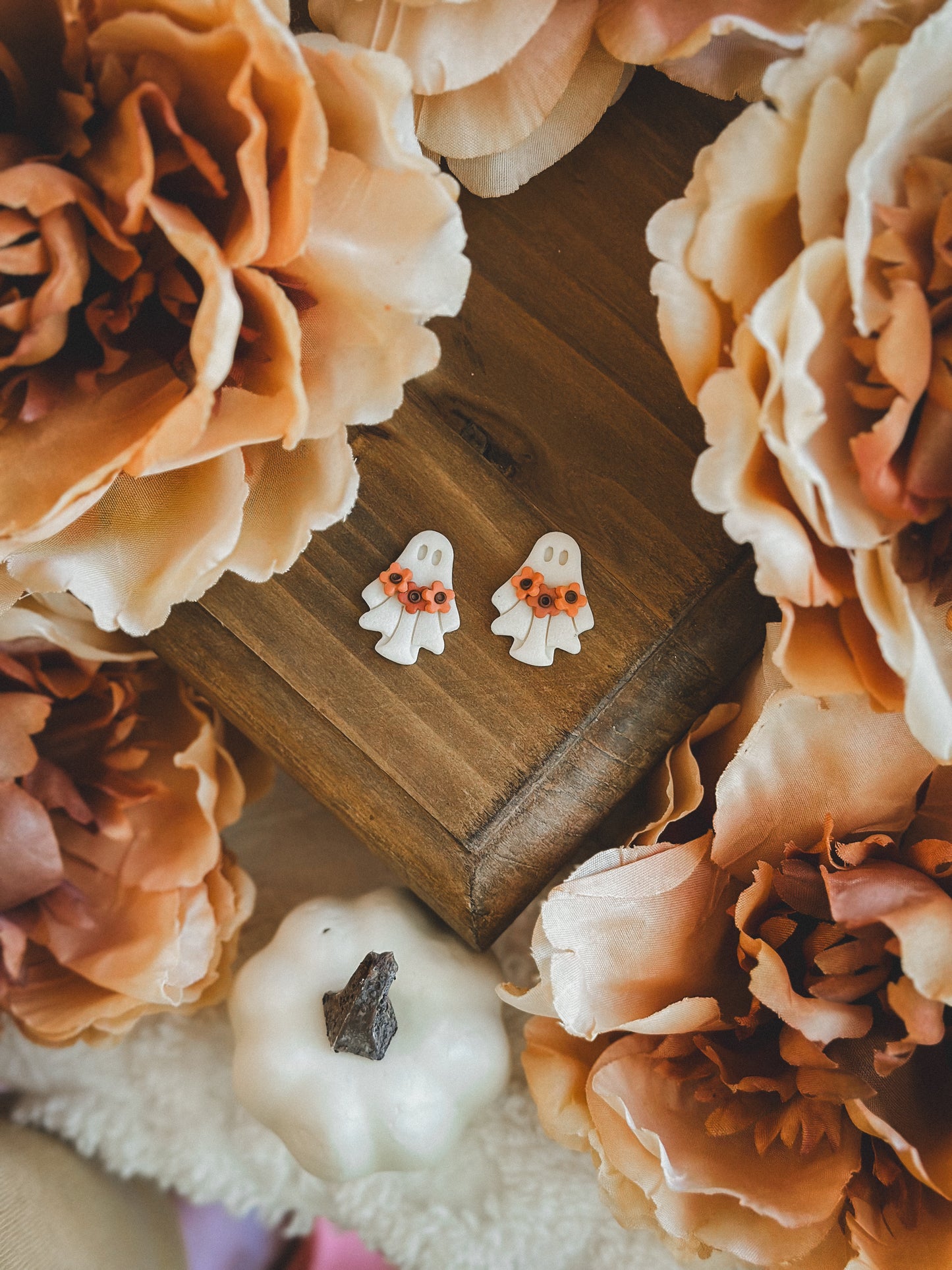 Glow in the Dark Sheet Ghostie Studs
