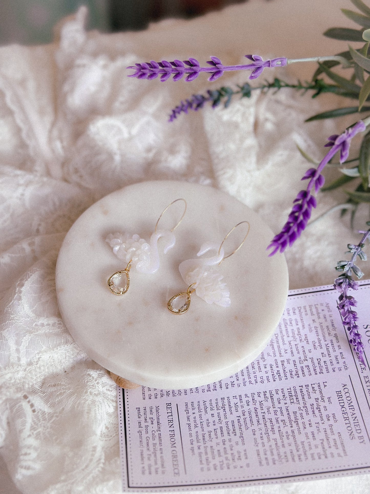 Queen Charlotte Crystal Swans