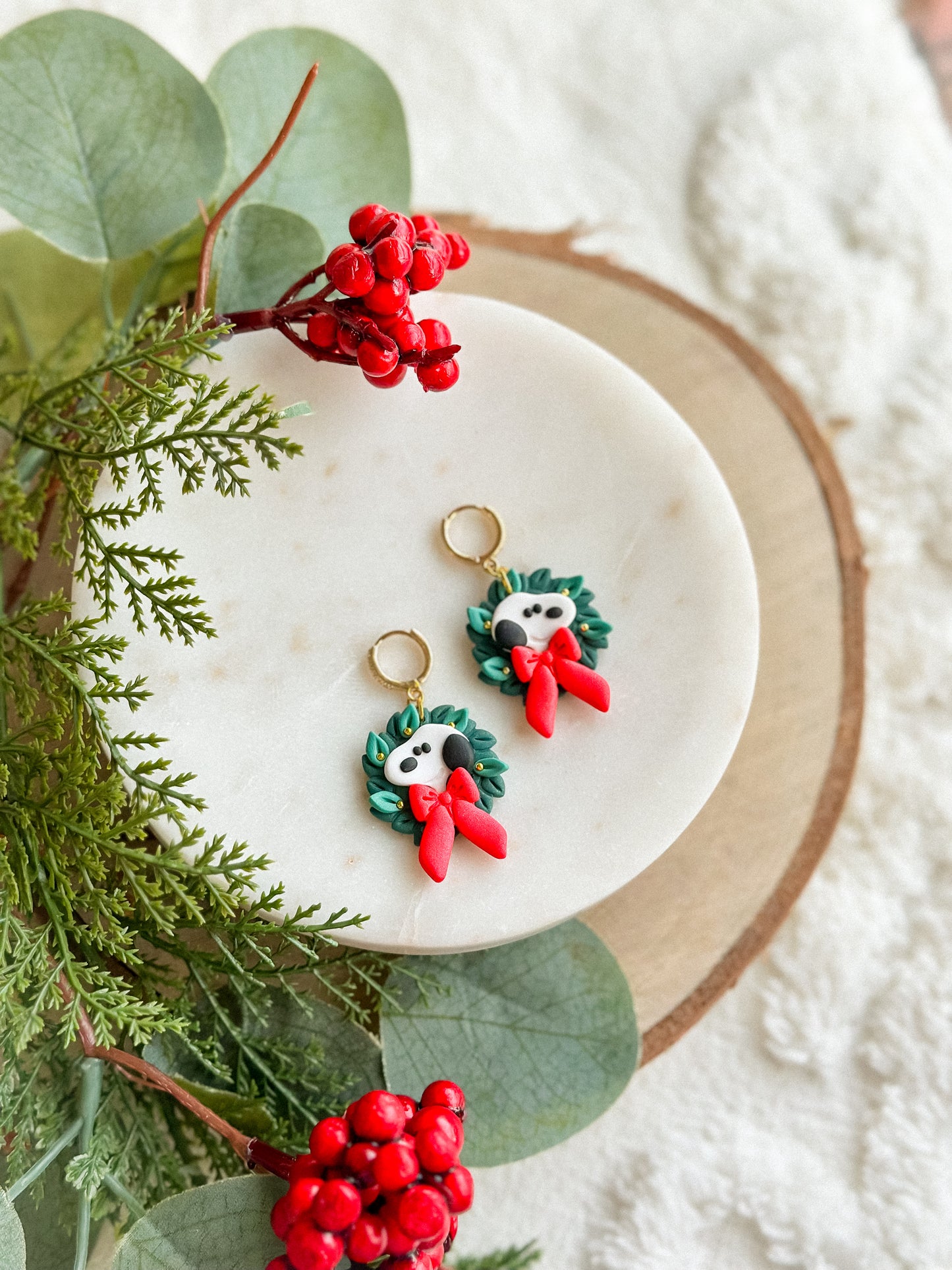 Snoopy Shimmer Wreaths on Crystal Huggies