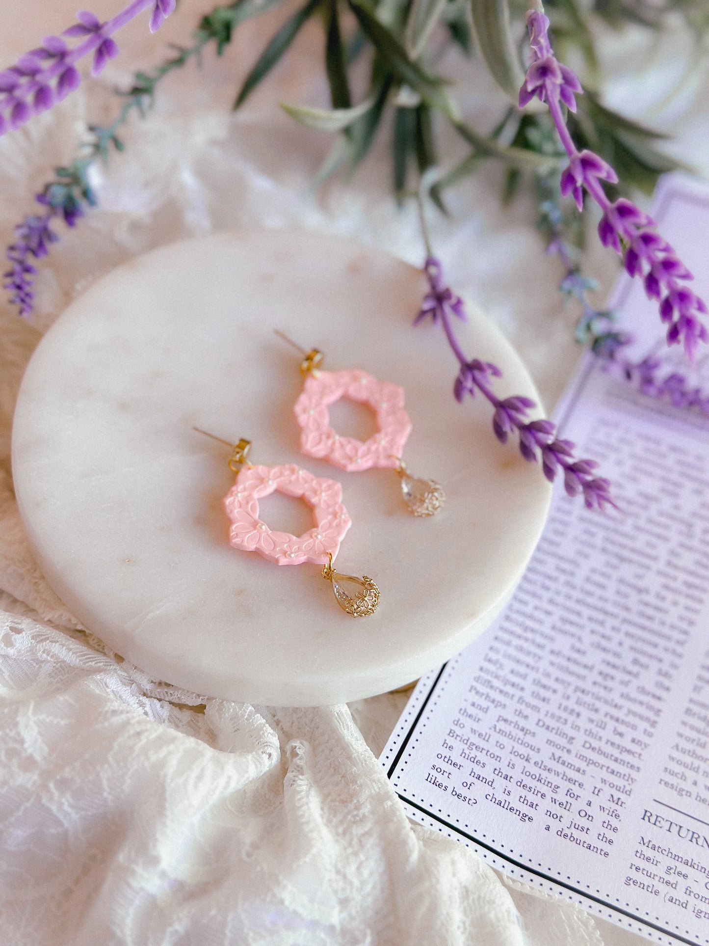 Peach Pearl Daisy Lace Crystal Drops