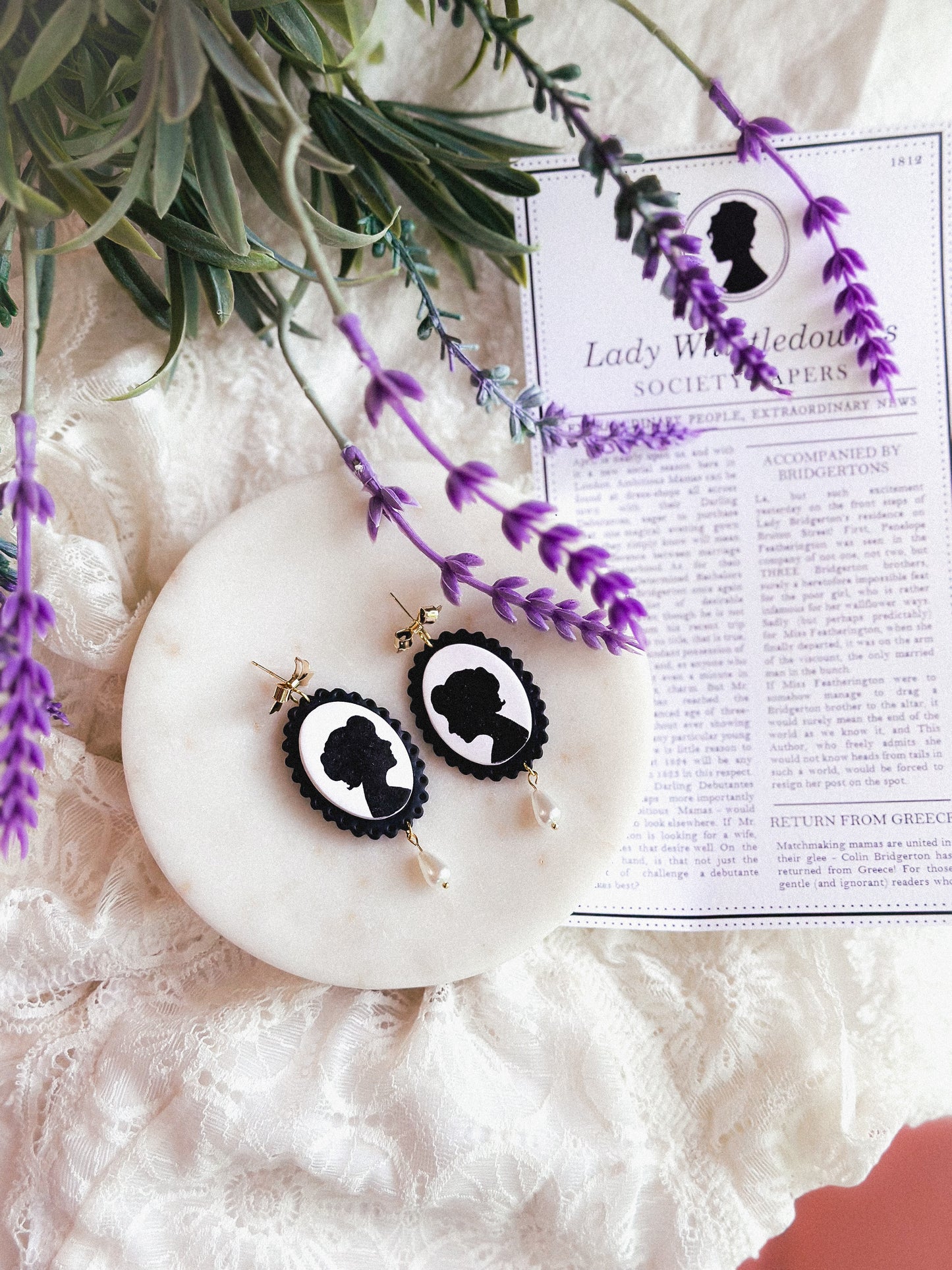 Lady Whistledown Silhouettes w/ Bow Toppers