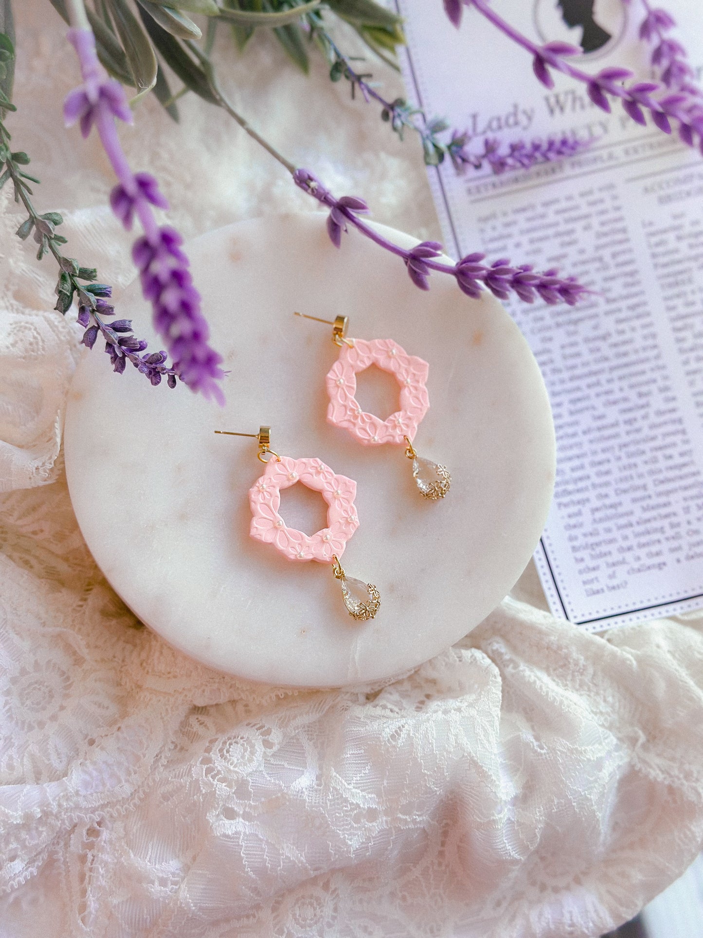 Peach Pearl Daisy Lace Crystal Drops