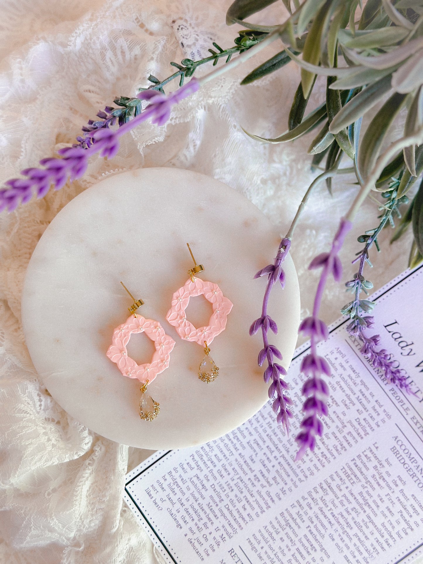 Peach Pearl Daisy Lace Crystal Drops