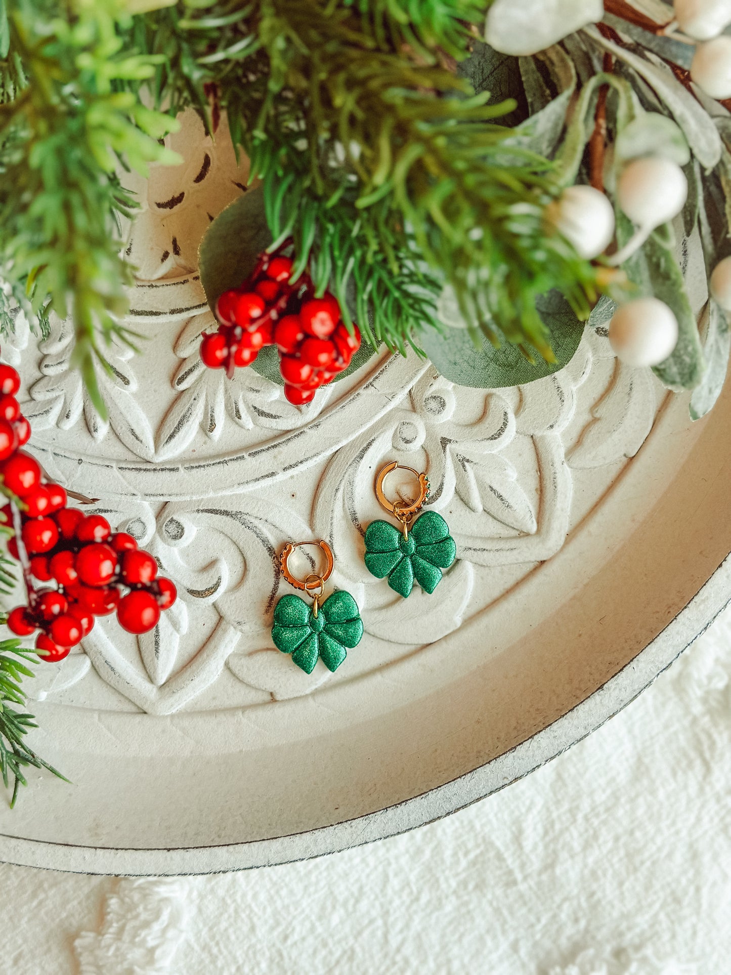 Emerald Glitter Bows on Emerald Huggies