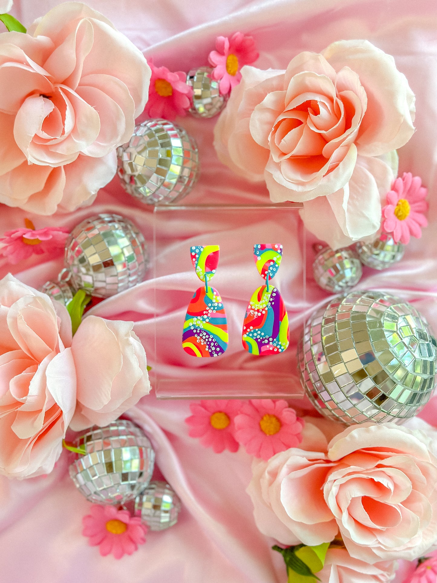 Hot Skatin’ Barbie Neon 90’s Drops