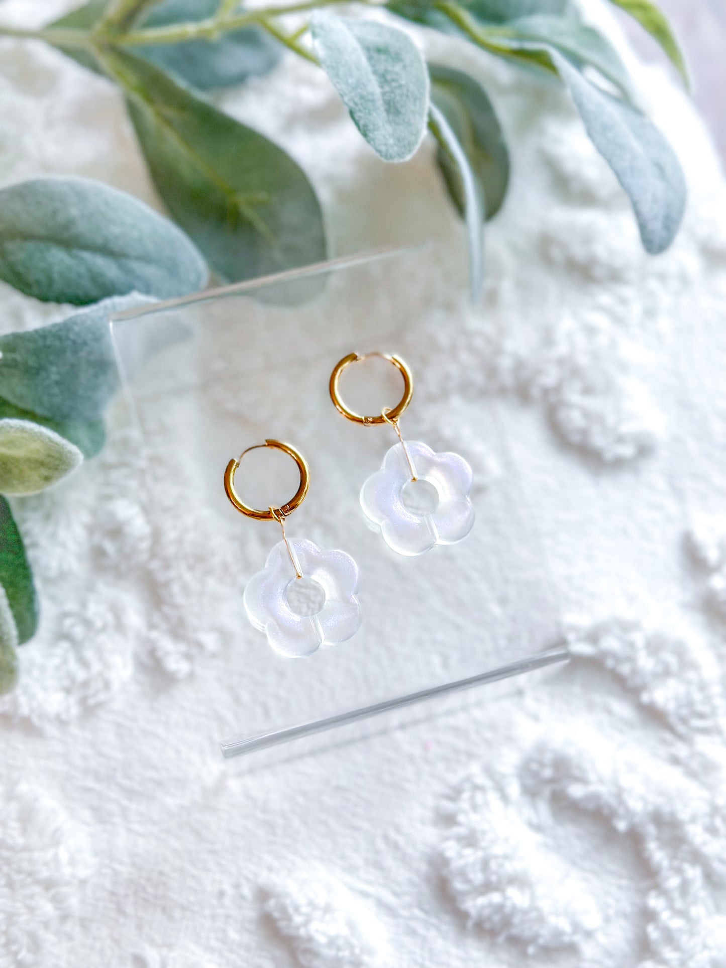 Holo Shimmer Daisy Huggies