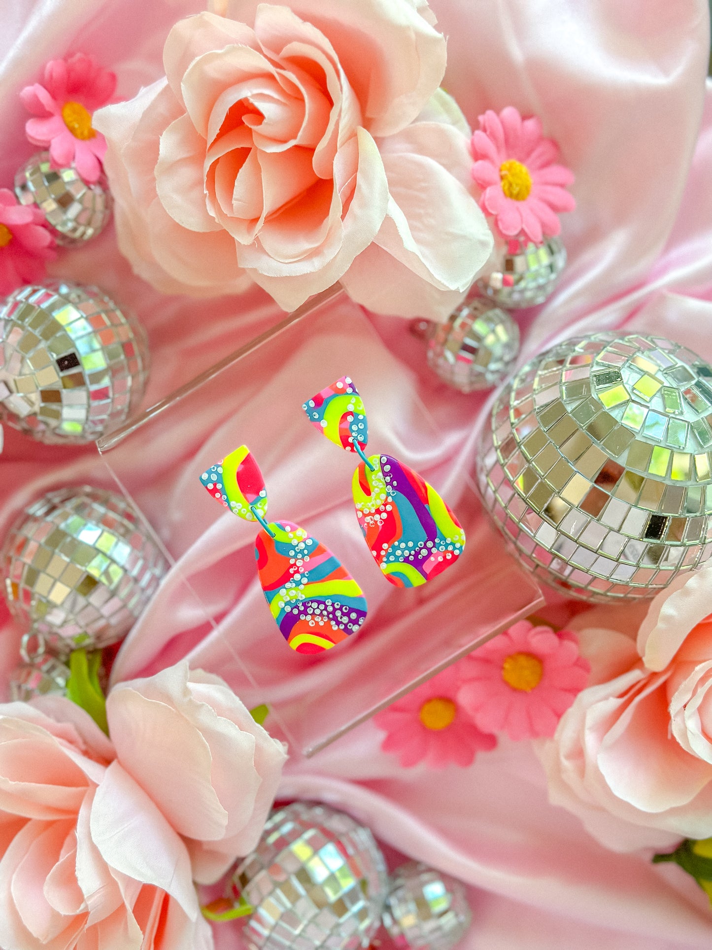 Hot Skatin’ Barbie Neon 90’s Drops