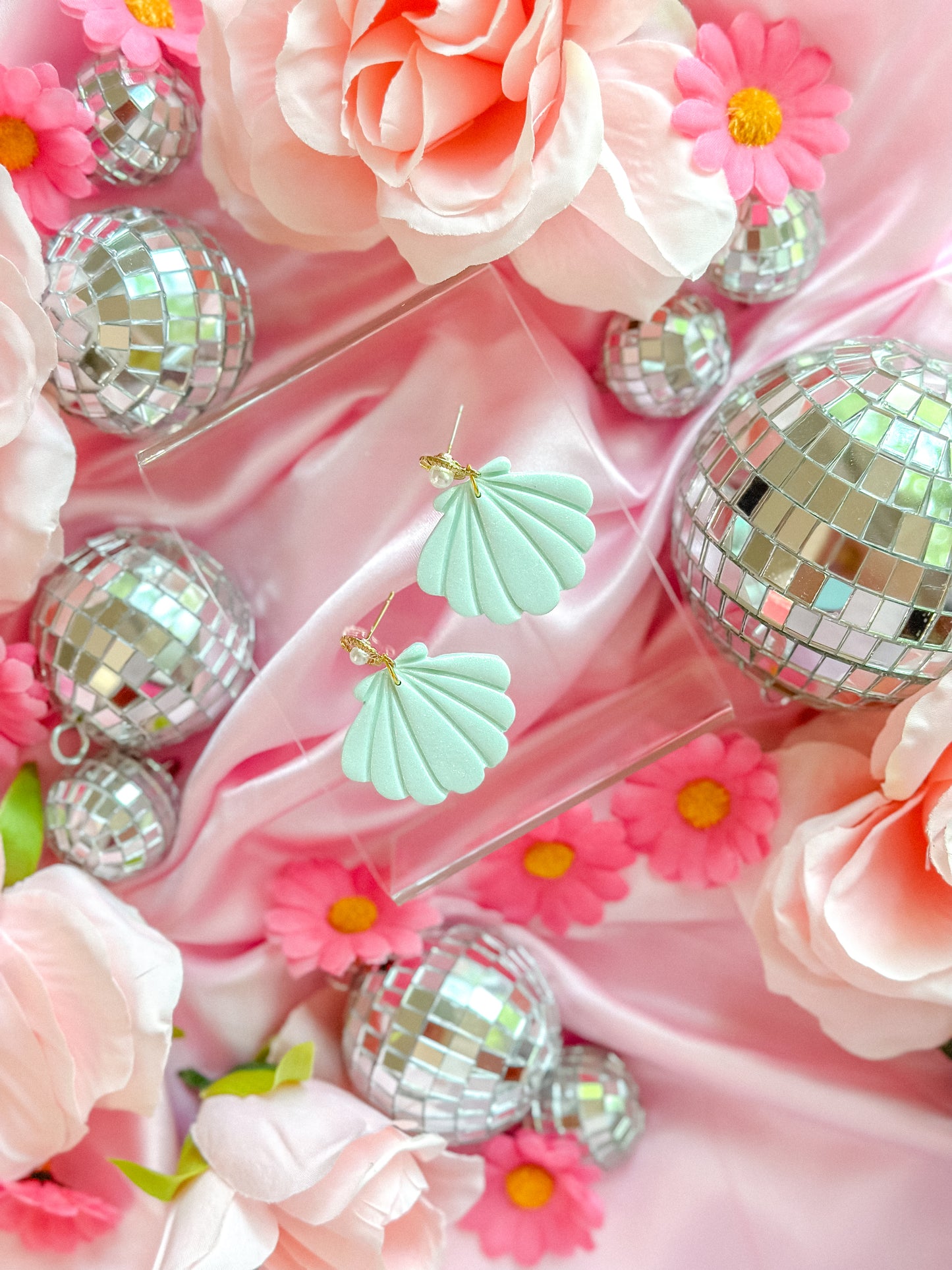 Mermaid Barbie Aqua Shimmer Shells w/ Pearl Toppers