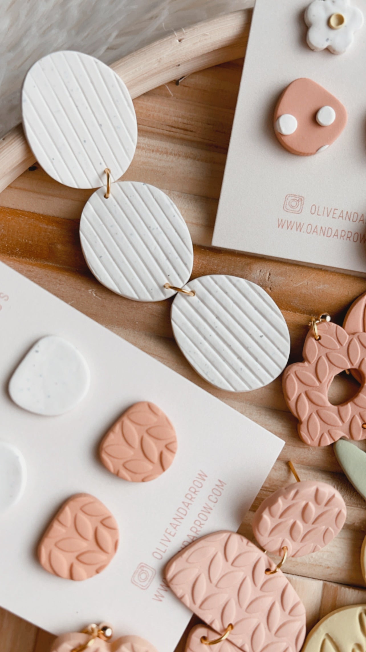 Speckled Cream Textured Abstract Circle Dangles // Spring Collection