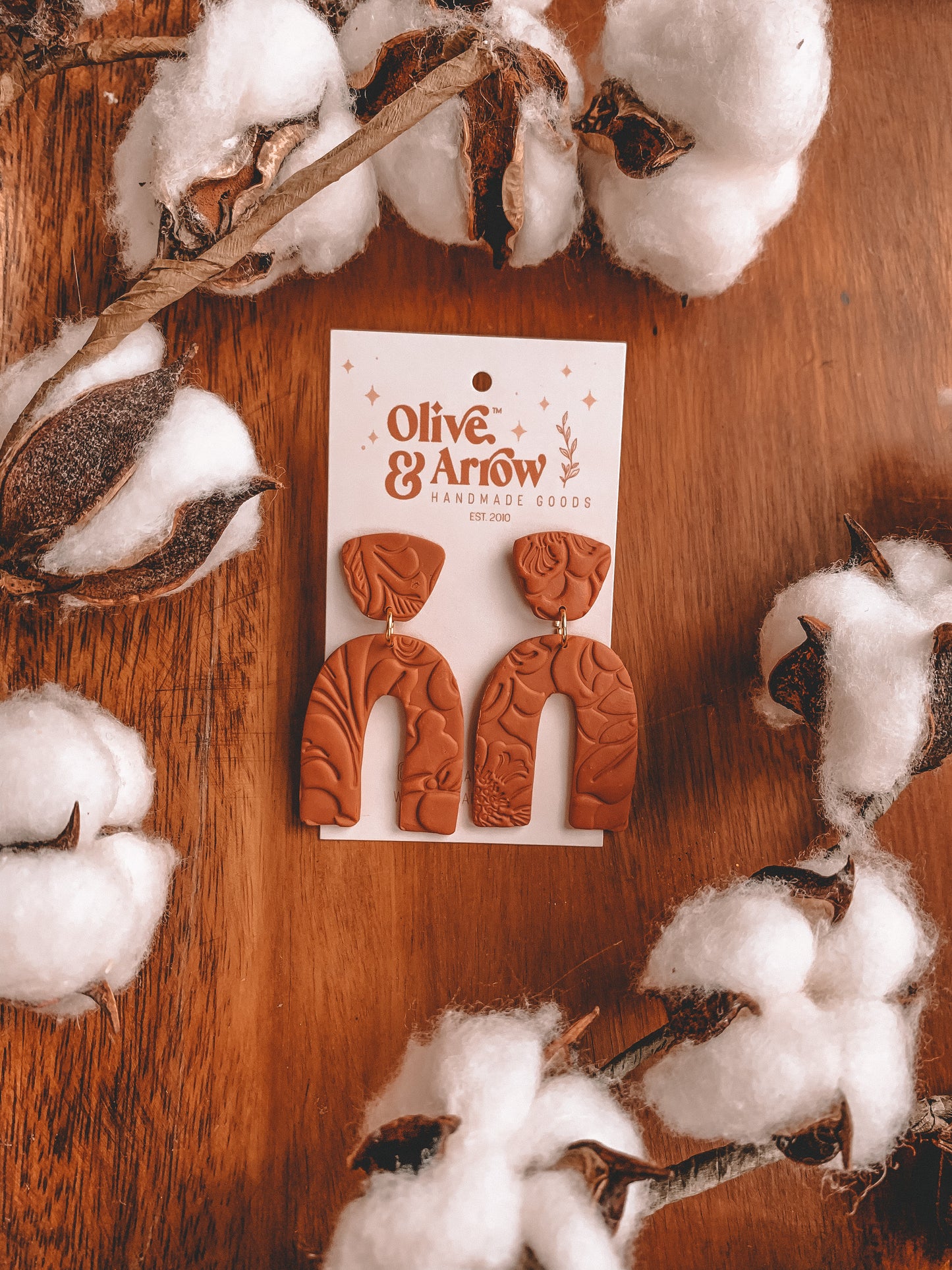 TEXTURED ARCH DANGLES // Terracotta