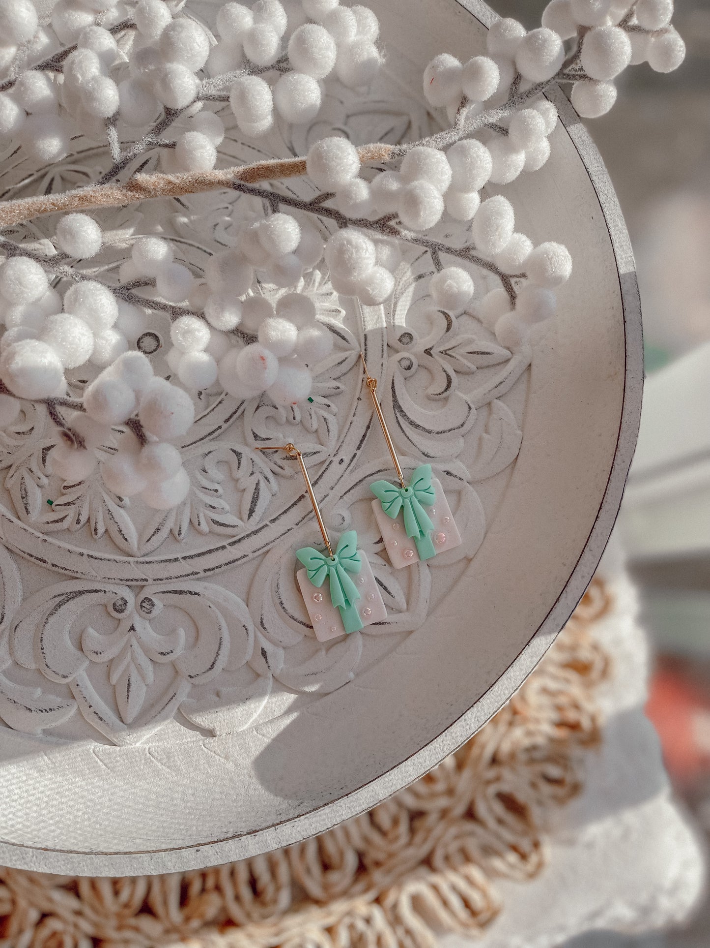 Shimmery Present Drops // Holiday 22