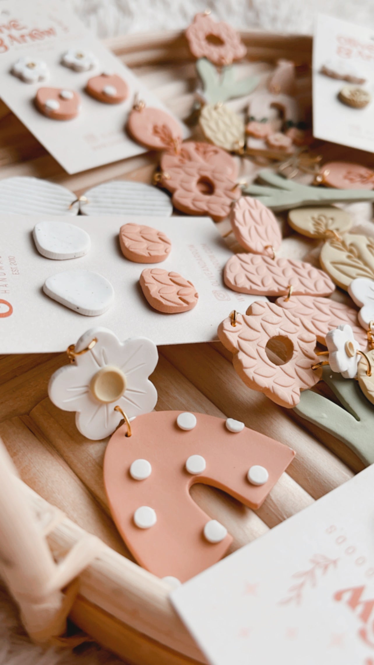 Polka Dot + Daisy Arches // Spring Collection