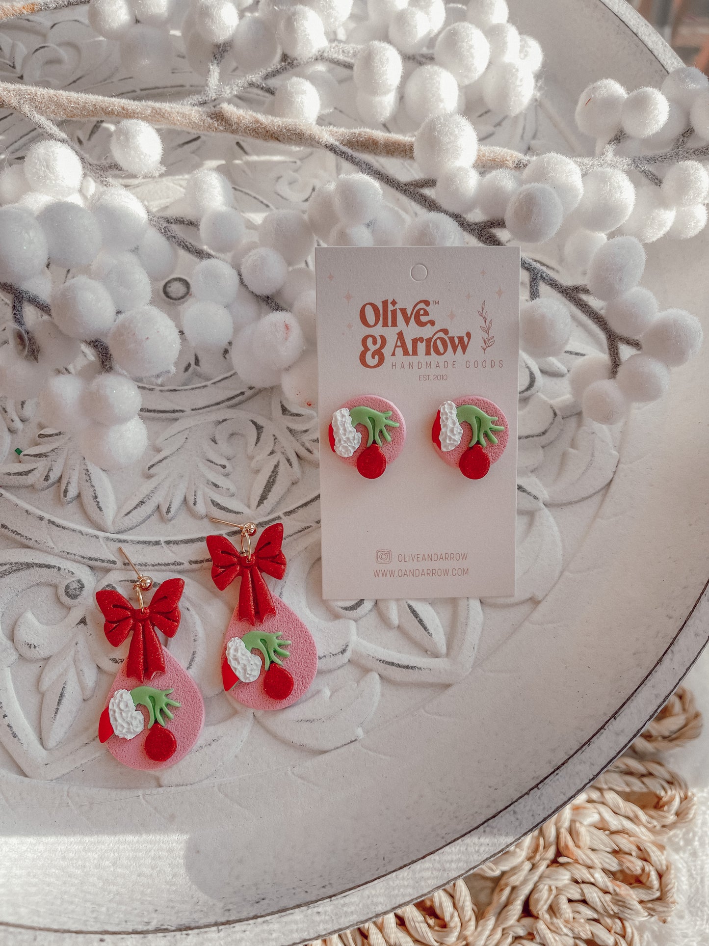 Pink Grinchy Hand Bow Drops // Holiday 22