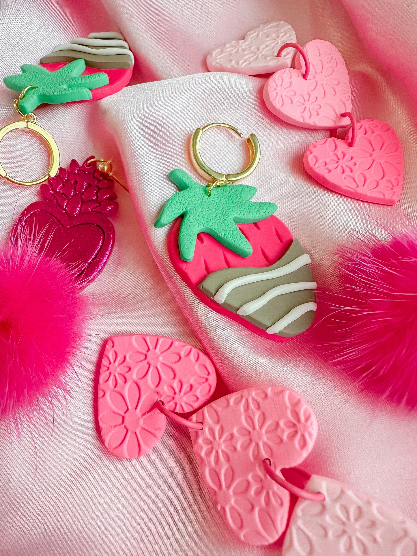 Pink Variegated Daisy Texture Hearts // Vday 2023
