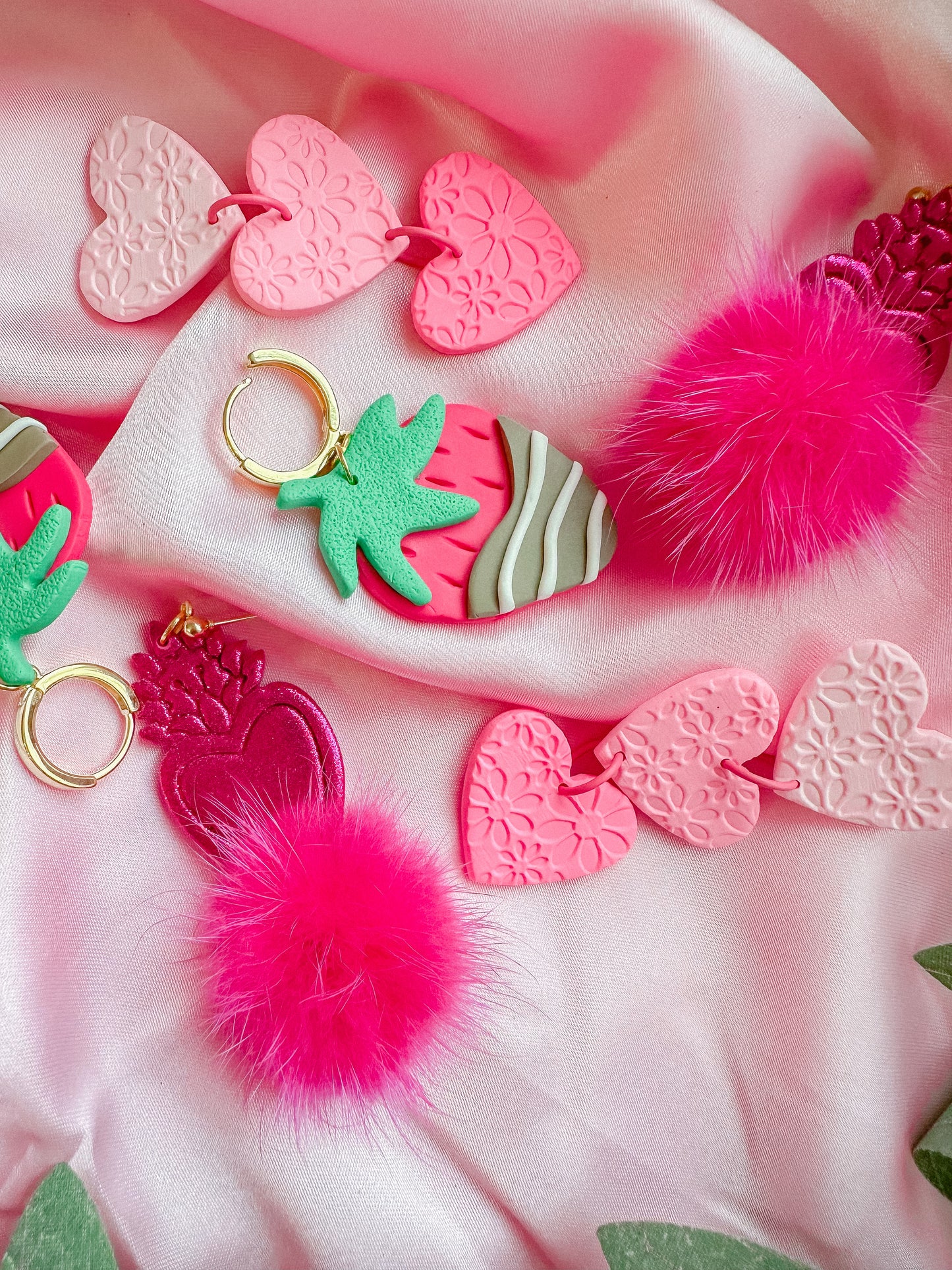 Pink Variegated Daisy Texture Hearts // Vday 2023