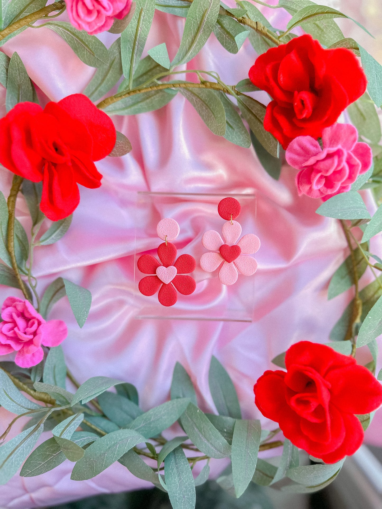 Retro Heart Daisies // Vday 2023