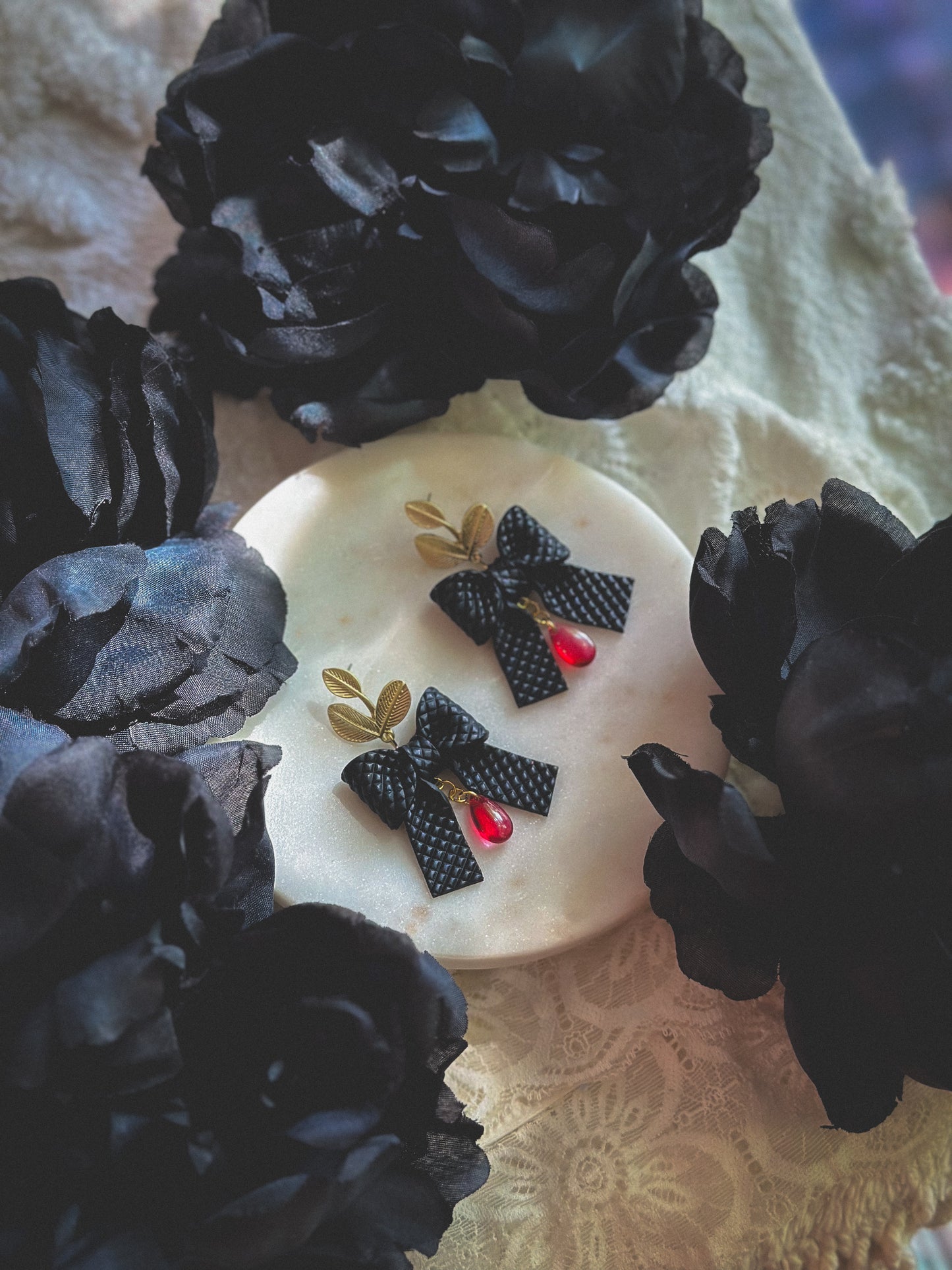 HOTD Targaryen Black Red Crystal Bow Drops