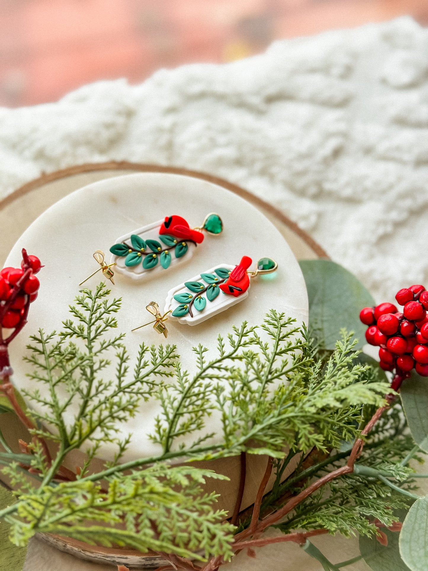 Cardinal Holiday Vine Dangles on Gold Bows