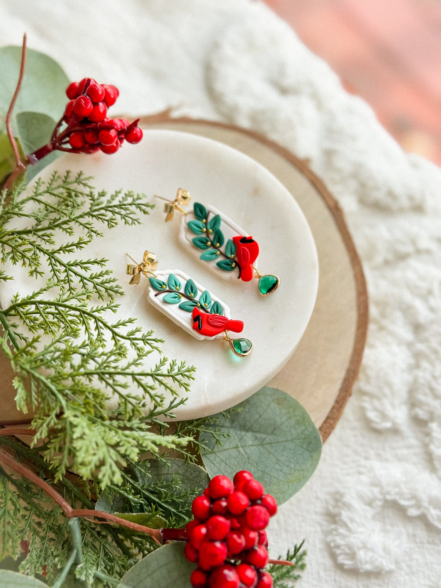 Cardinal Holiday Vine Dangles on Gold Bows