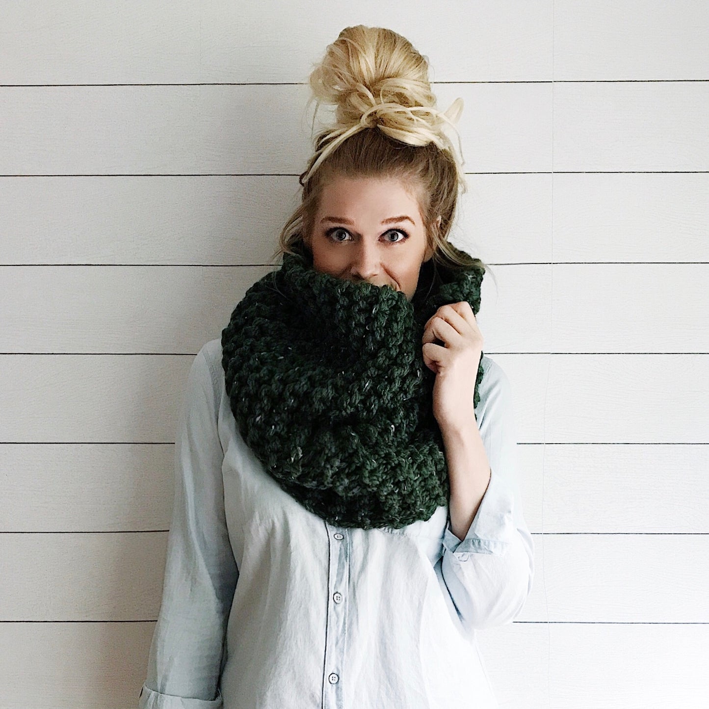 Knitting Pattern Chunky Cowl Knit Scarf Infinity Loop // The Eastport