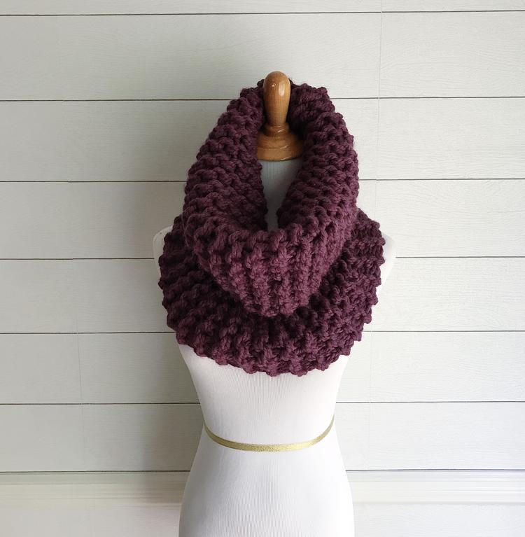 Knitting Pattern Chunky Cowl Knit Scarf Infinity Loop // The Eastport