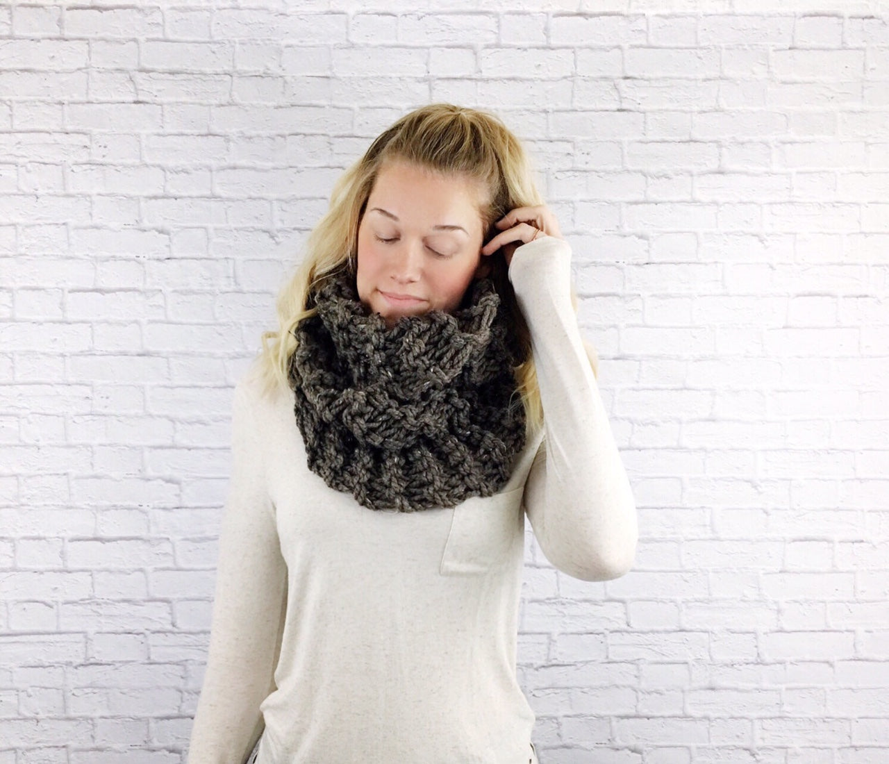 Outlander Scarf Infinity Scarf Knitted Cowl Wrap Warmer Loop Snood // Claires Cowl